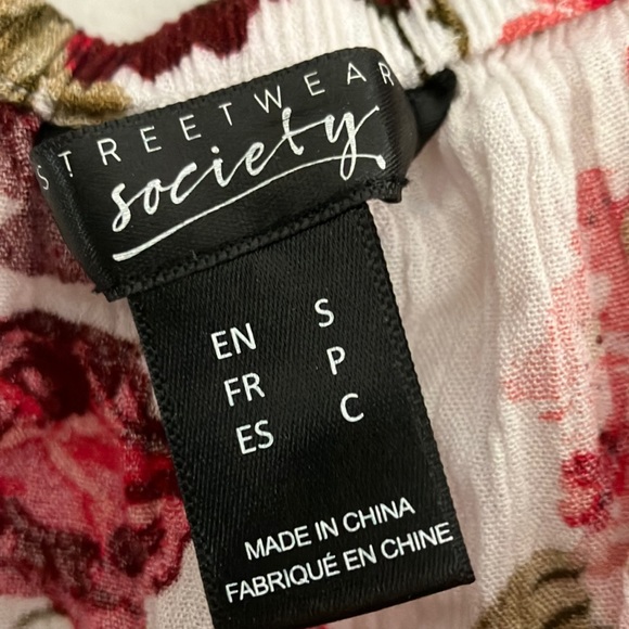 Streetwear Society Floral Off The Shoulder Bell Sleeve Top Size Small - Picture 4 of 4